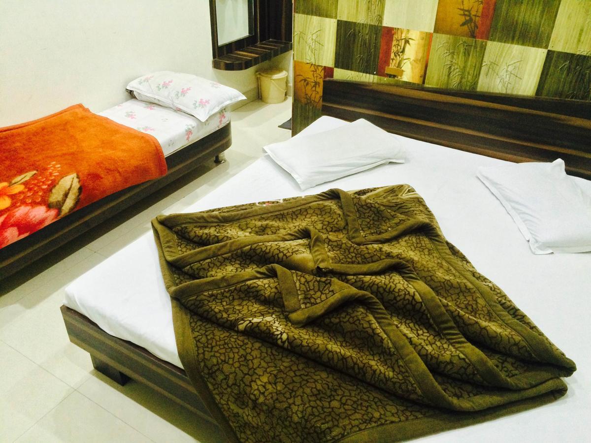 Hotel Vrandavan Palace Near Mahakal Temple Ujjain Ngoại thất bức ảnh