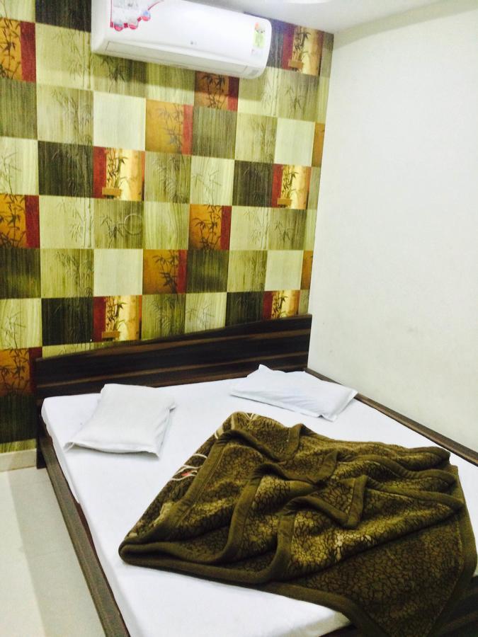 Hotel Vrandavan Palace Near Mahakal Temple Ujjain Ngoại thất bức ảnh