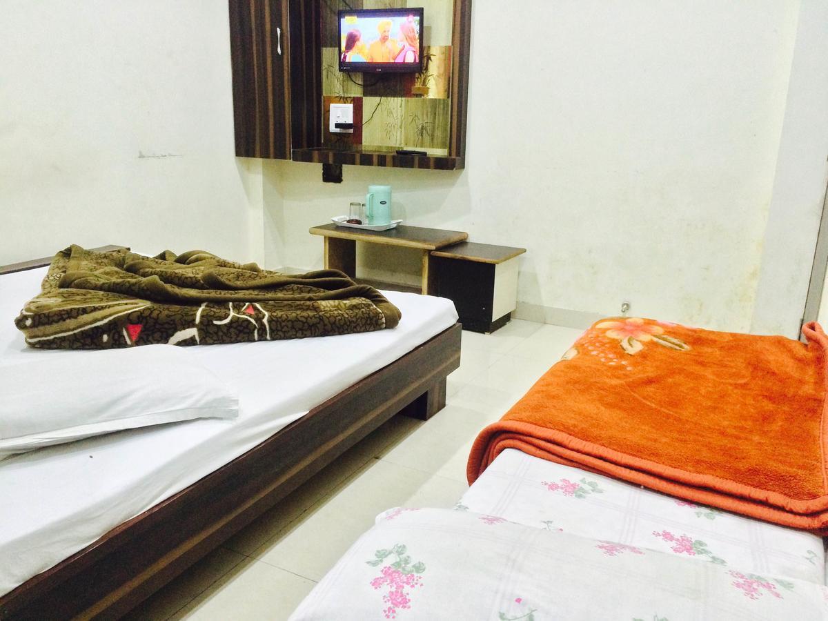 Hotel Vrandavan Palace Near Mahakal Temple Ujjain Ngoại thất bức ảnh