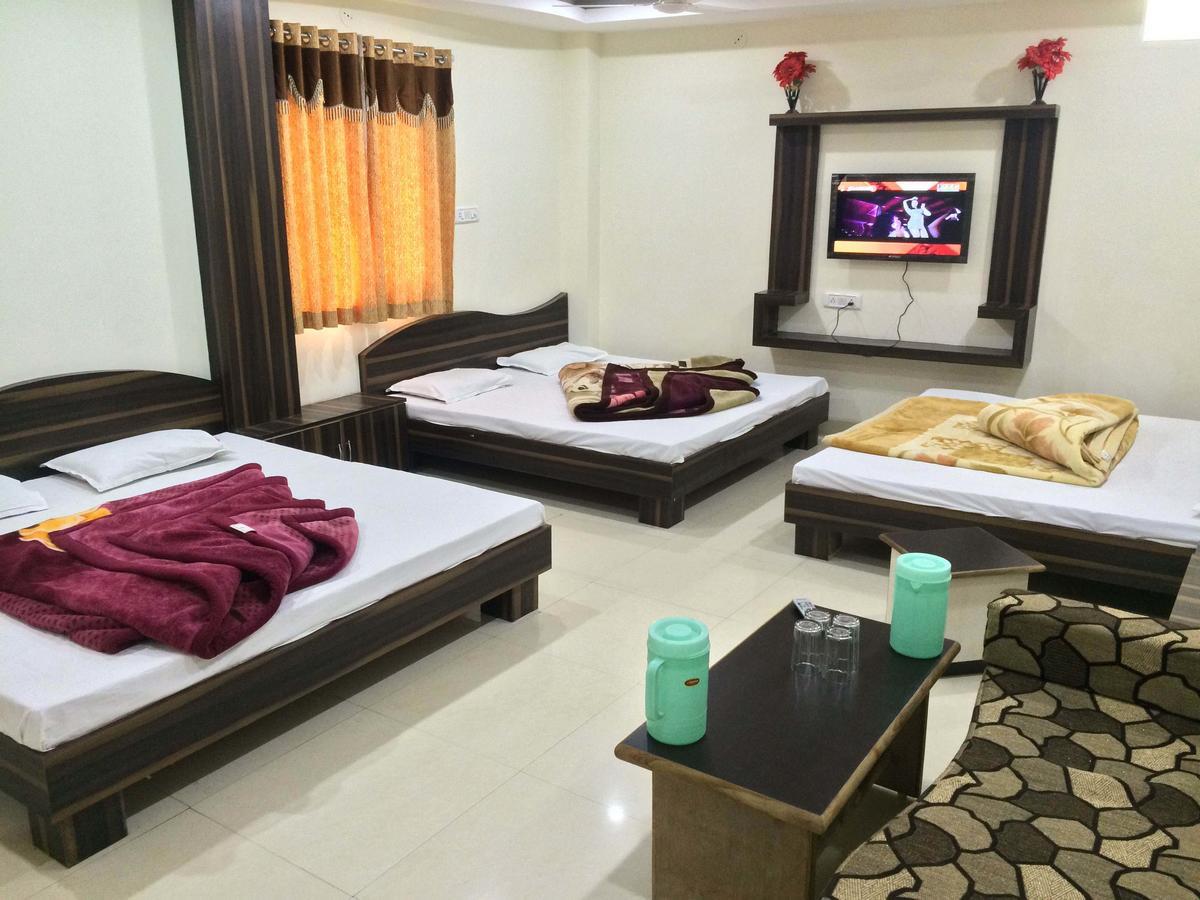 Hotel Vrandavan Palace Near Mahakal Temple Ujjain Ngoại thất bức ảnh