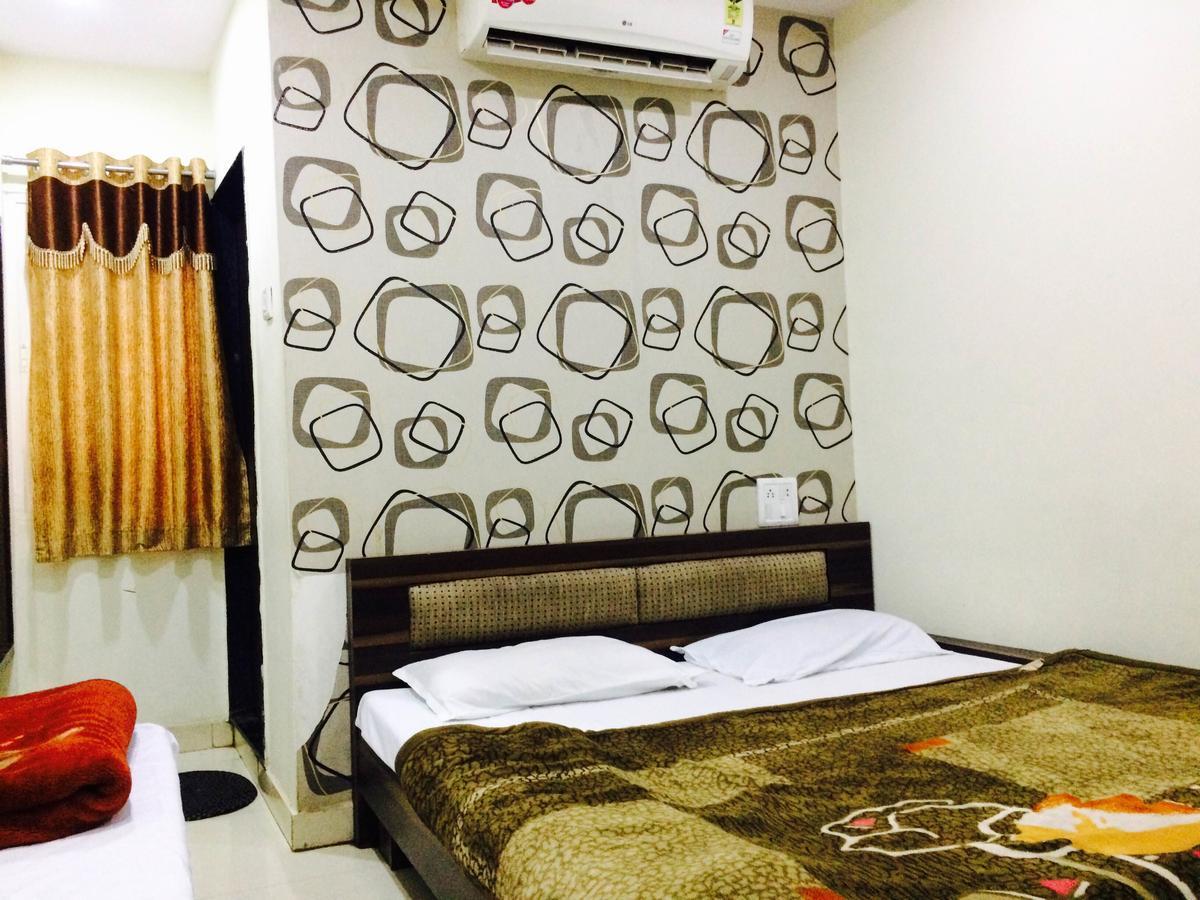 Hotel Vrandavan Palace Near Mahakal Temple Ujjain Ngoại thất bức ảnh