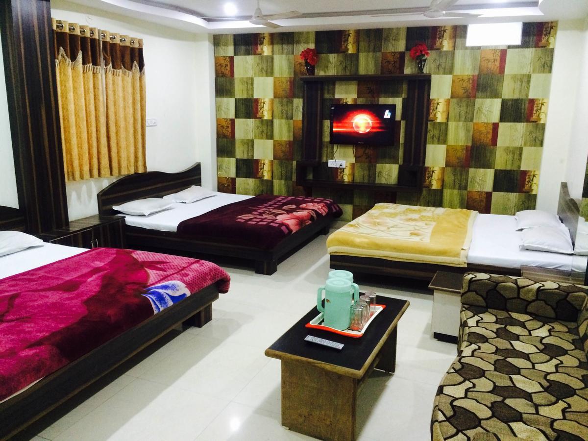 Hotel Vrandavan Palace Near Mahakal Temple Ujjain Ngoại thất bức ảnh