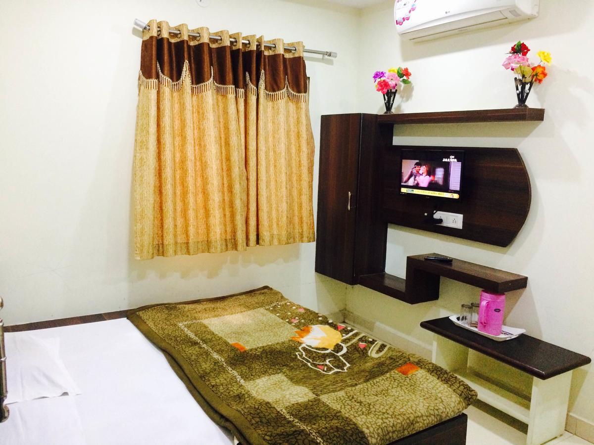 Hotel Vrandavan Palace Near Mahakal Temple Ujjain Ngoại thất bức ảnh